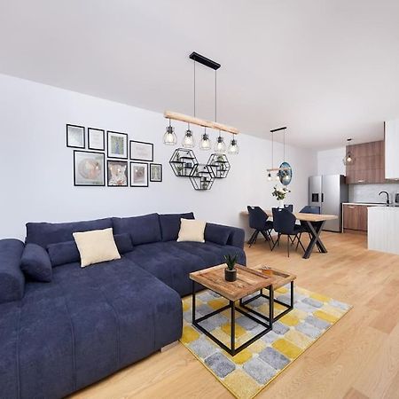 5Min2Centre, View & Free Parking Apartment บราติสลาวา ภายนอก รูปภาพ