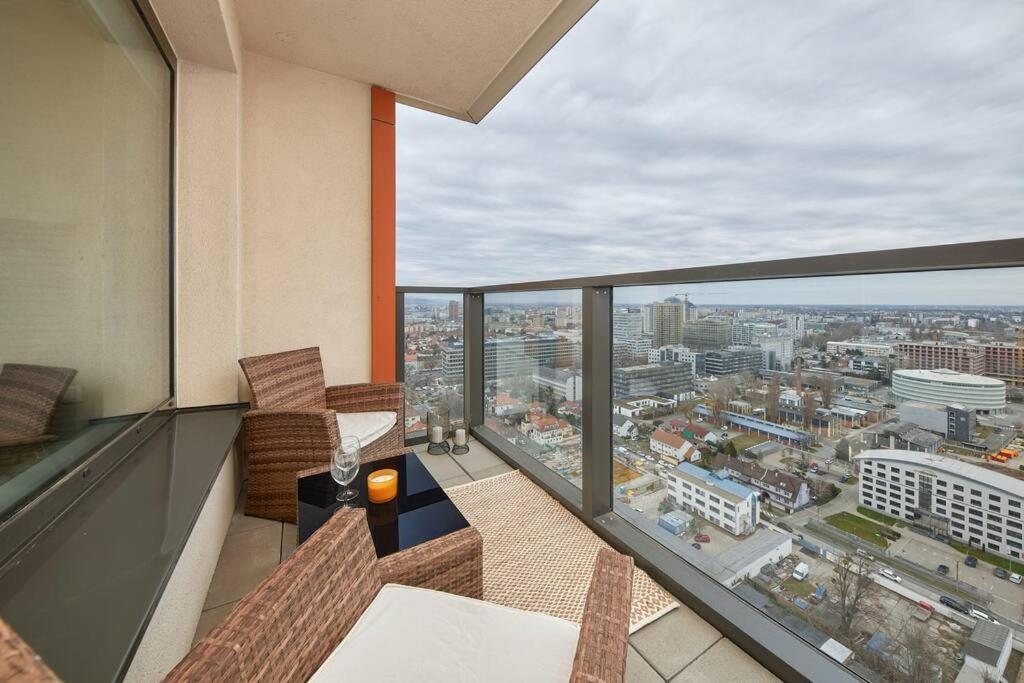 5Min2Centre, View & Free Parking Apartment บราติสลาวา ภายนอก รูปภาพ