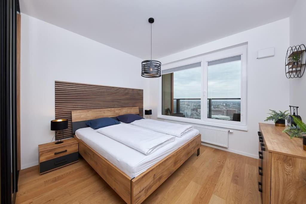 5Min2Centre, View & Free Parking Apartment บราติสลาวา ภายนอก รูปภาพ